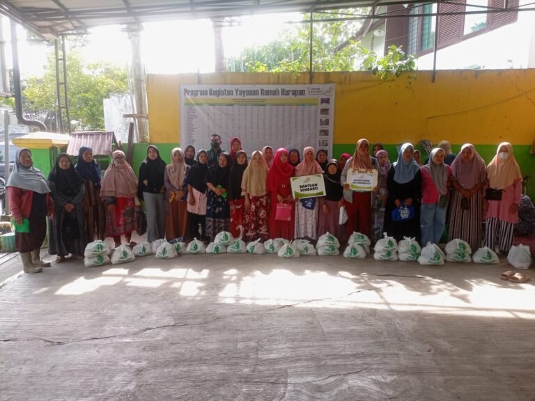 Berbagi Kasih Di Hari Pahlawan